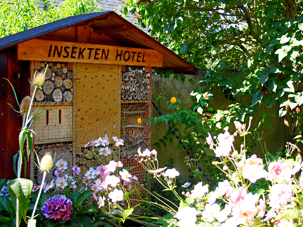 Insektenhotel im Garten des Burg Hotels